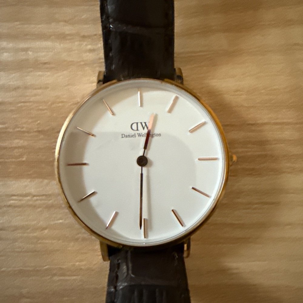 Daniel Wellington Watch - image 2